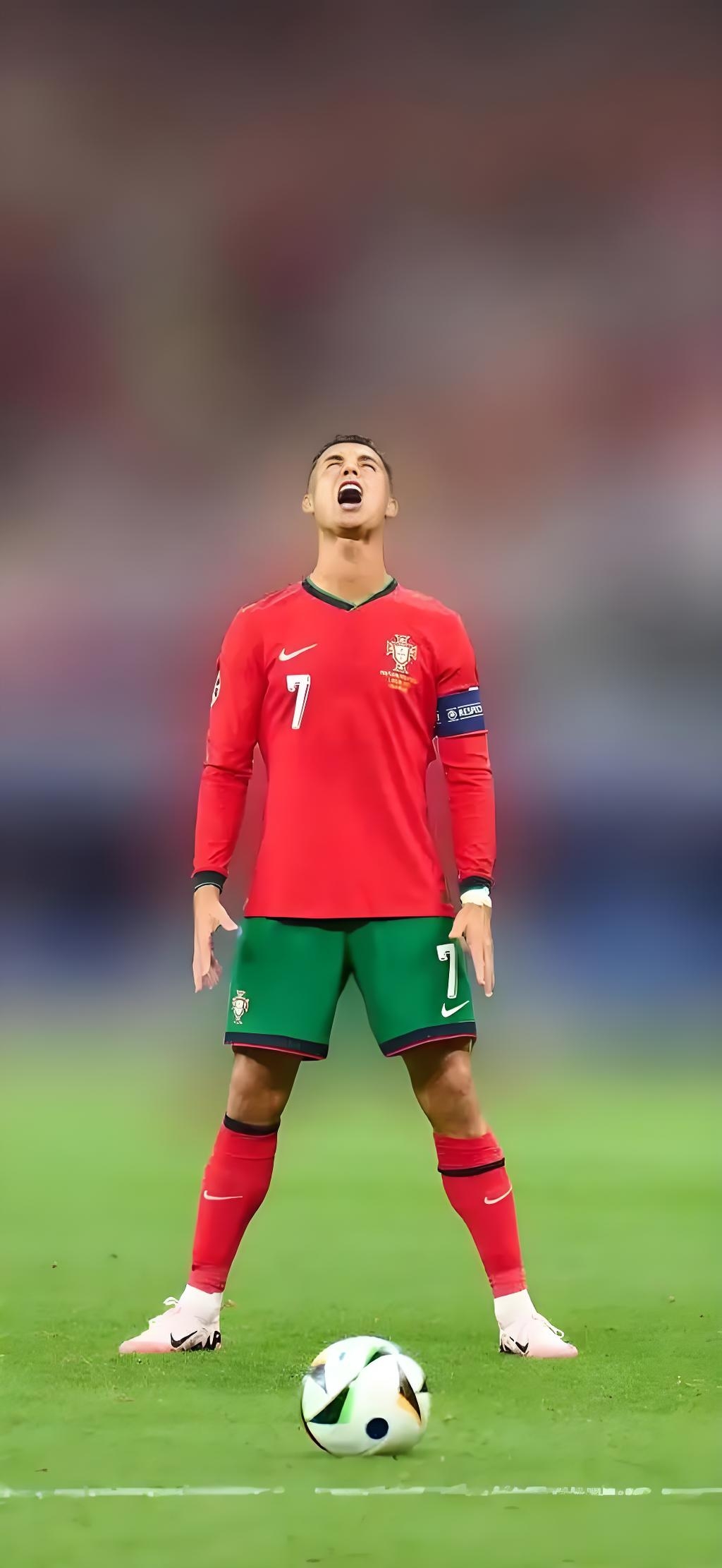 爱游戏中国-C罗在C9比赛中最后时刻胜出，锐不可当引发热议！再创辉煌时刻(38岁C罗刷爆4大神迹)