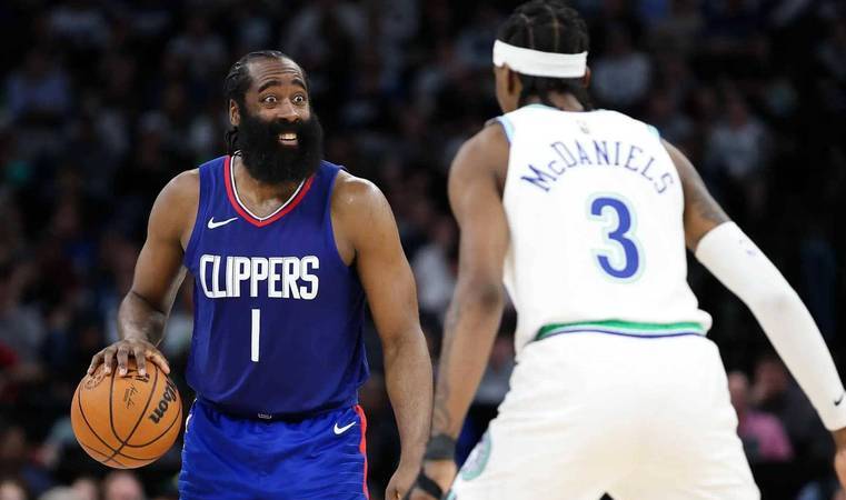 爱游戏体验-关于美国队不断突破！，詹姆斯连续十二场比赛得分超过出色发挥比赛高潮迭起的信息