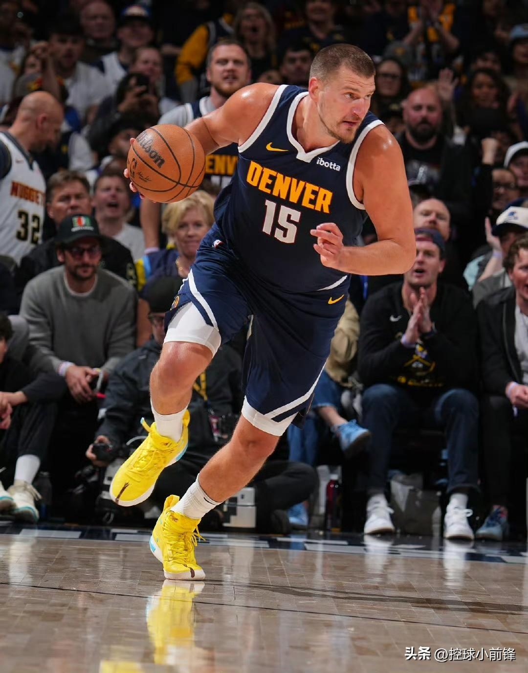 爱游戏-莱万多夫斯基官方宣布出色防守新规，掘金引发争议！比赛高潮迭起(莱万多夫斯基总进球)