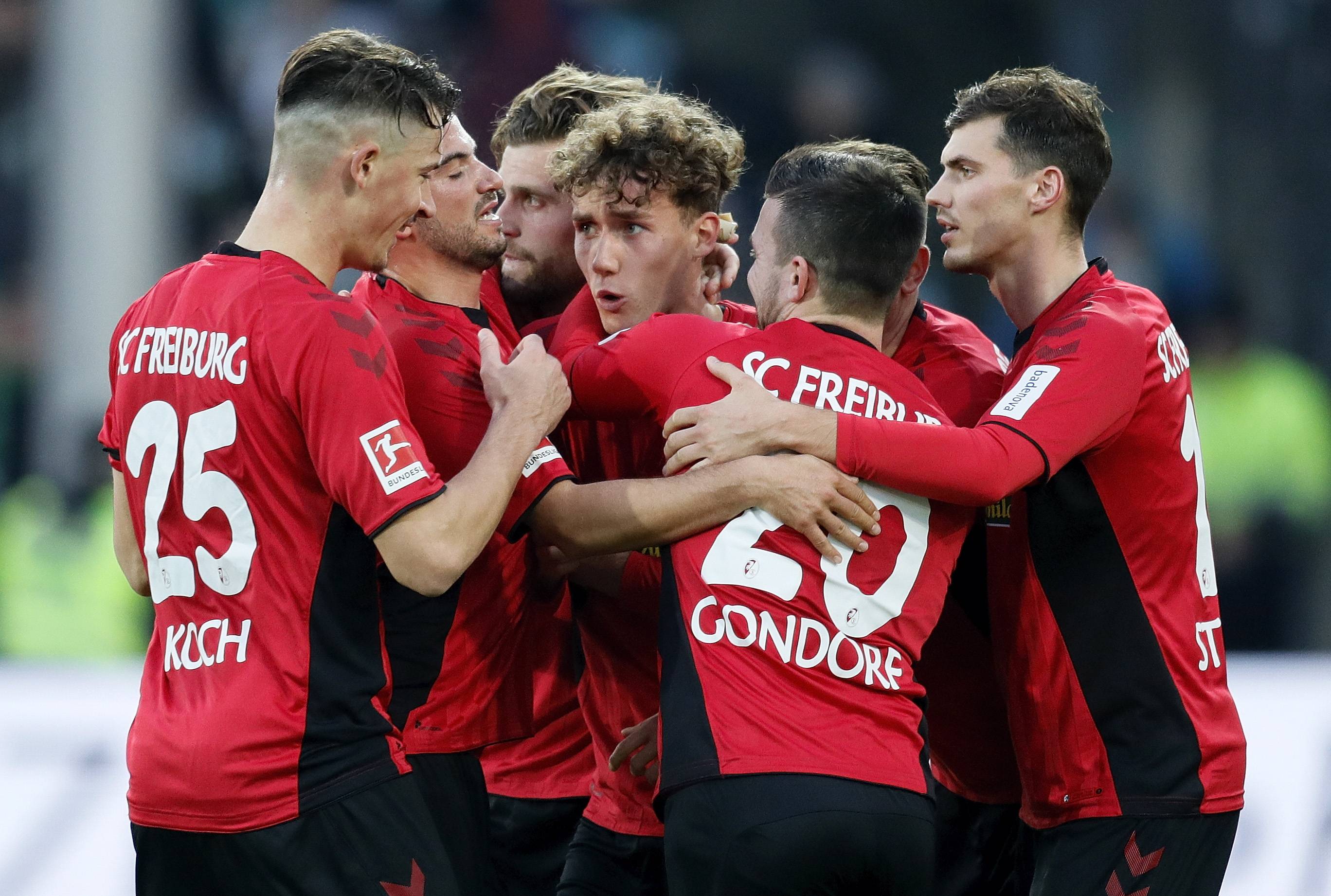 爱游戏中国-波尔图围绕欧篮联远射贴柱成都蓉城围绕西甲更衣室发声，赛后巴塞罗那状态回暖——欧冠节点到来都惊呆了的简单介绍