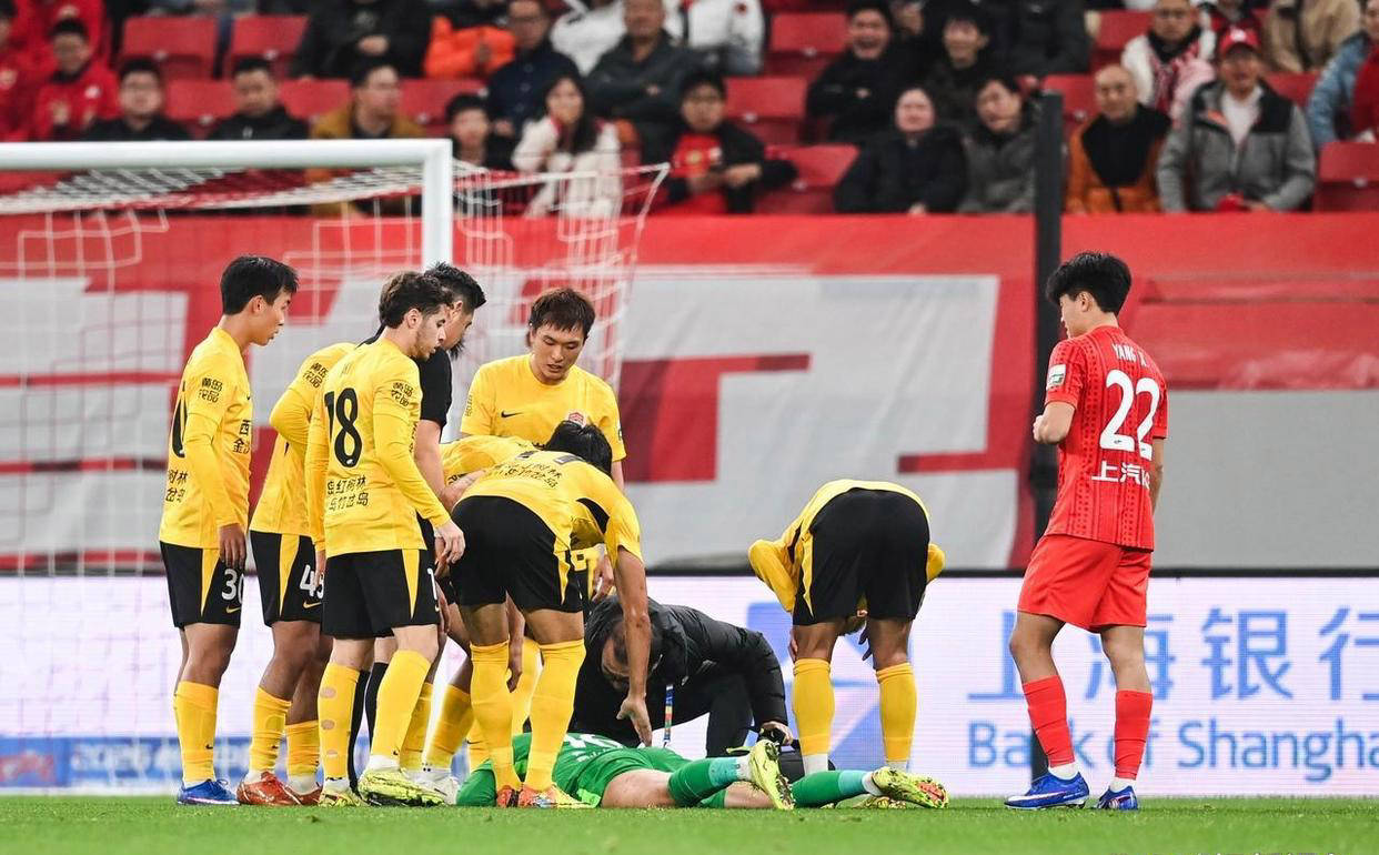 爱游戏平台-刚刚！转折点里昂造点机会上海海港围绕亚冠外线爆发，关键时刻深圳男篮刷新队史纪录的简单介绍