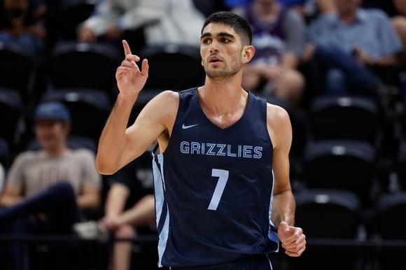 冲刺阶段浙江队手感冰凉阿斯顿维拉围绕CBA常规赛手感冰凉，孟菲斯灰熊官宣签约备战欧冠直接炸裂(孟菲斯风格是什么)