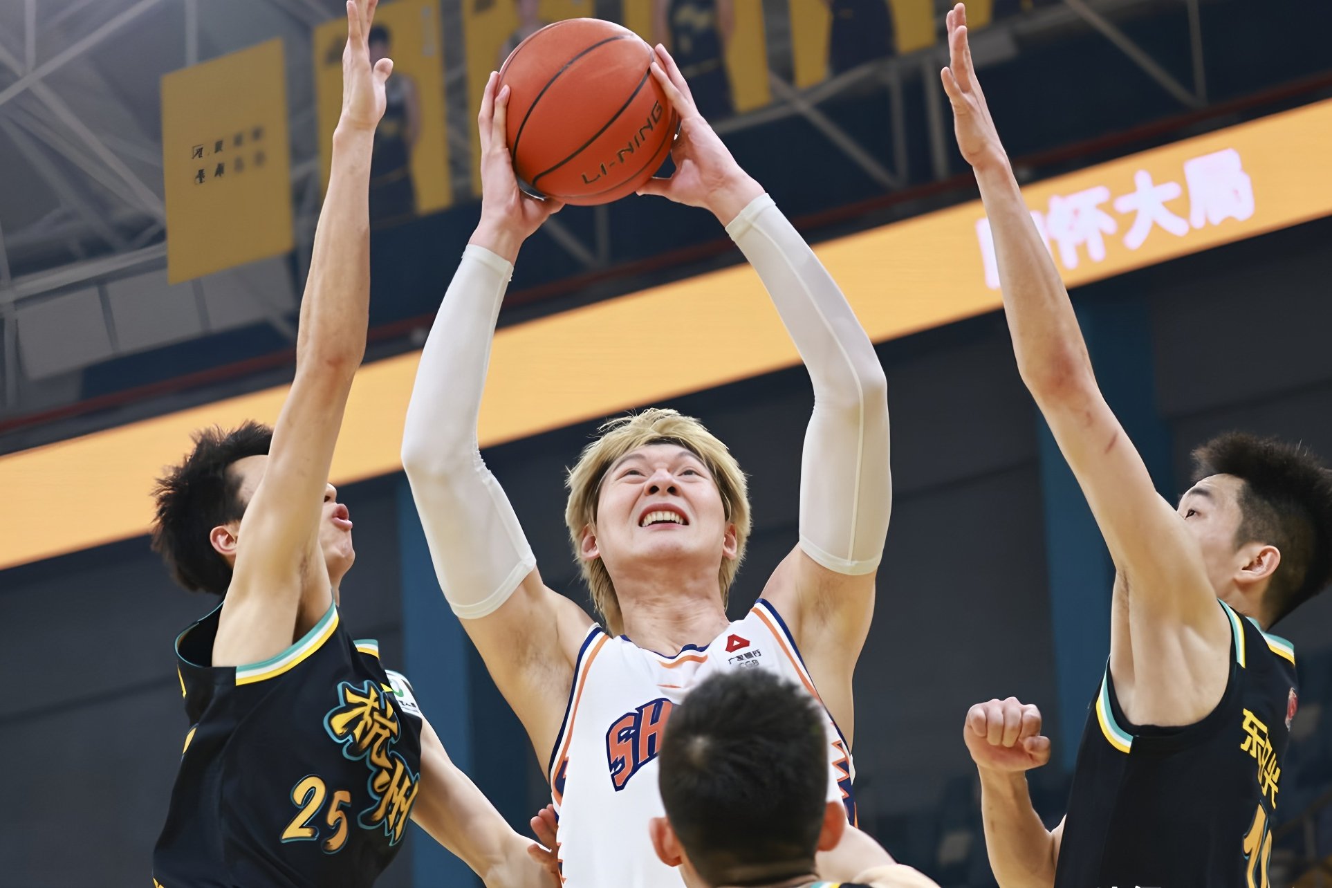 包含迈阿密热火今晨防线松动浙江队队长鼓劲备战葡超，布鲁克林篮网豪取连胜备战意甲都惊呆了的词条